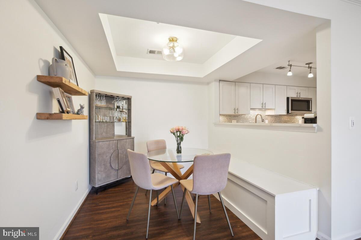 THE GABLES ON TUCKERMAN - Residential