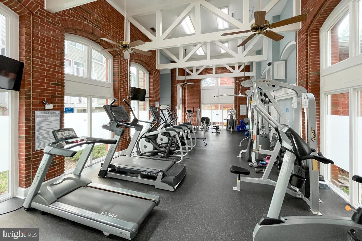 THE GABLES ON TUCKERMAN - Residential