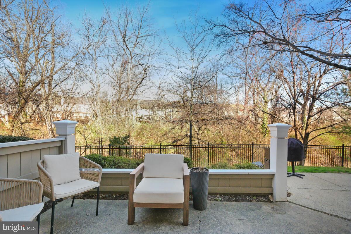 THE GABLES ON TUCKERMAN - Residential