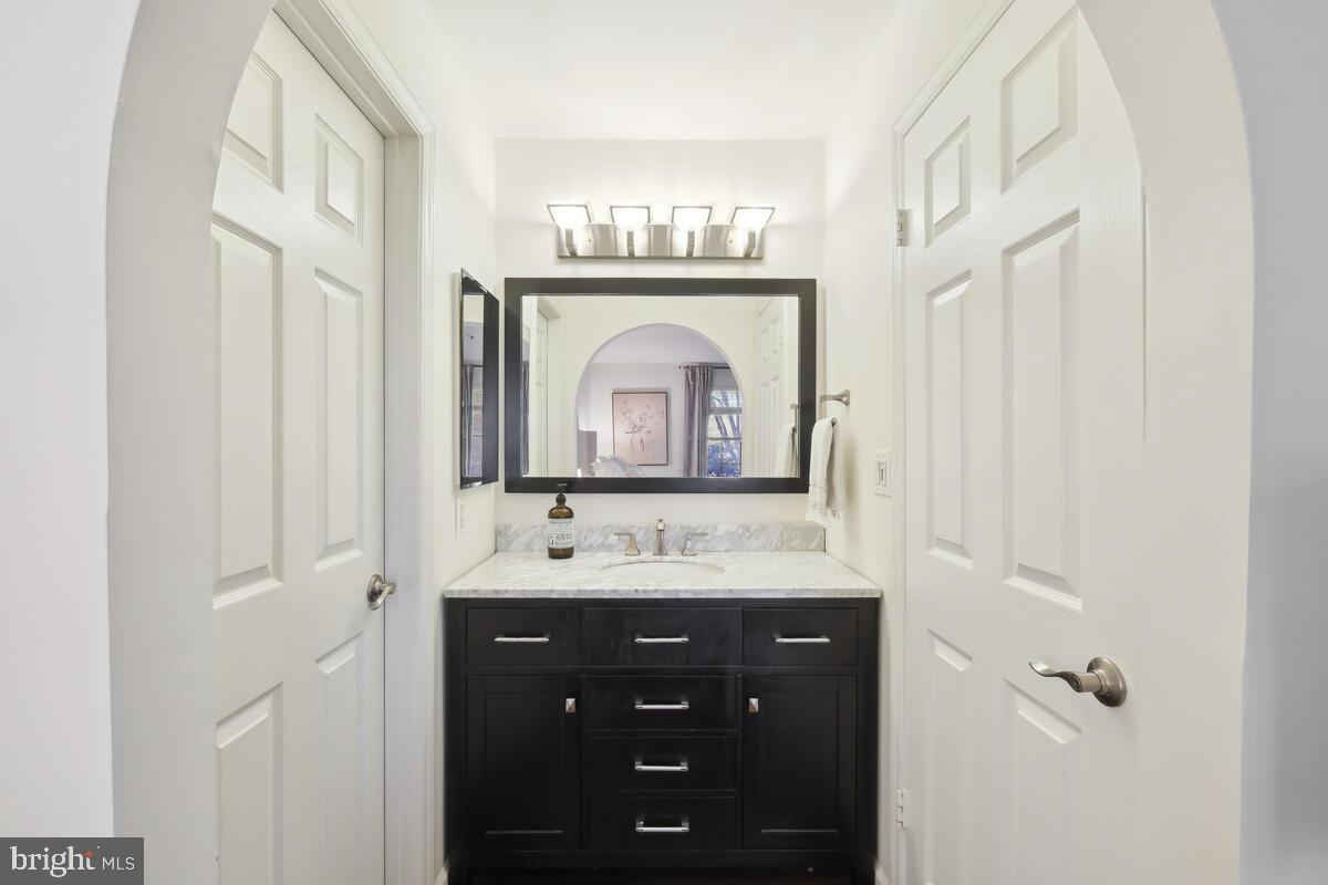 THE GABLES ON TUCKERMAN - Residential