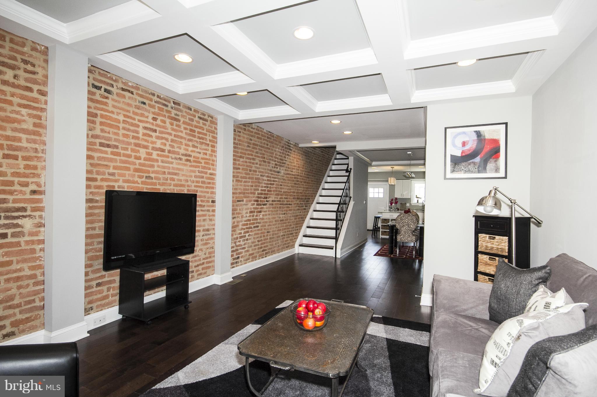 LOCUST POINT - Residential