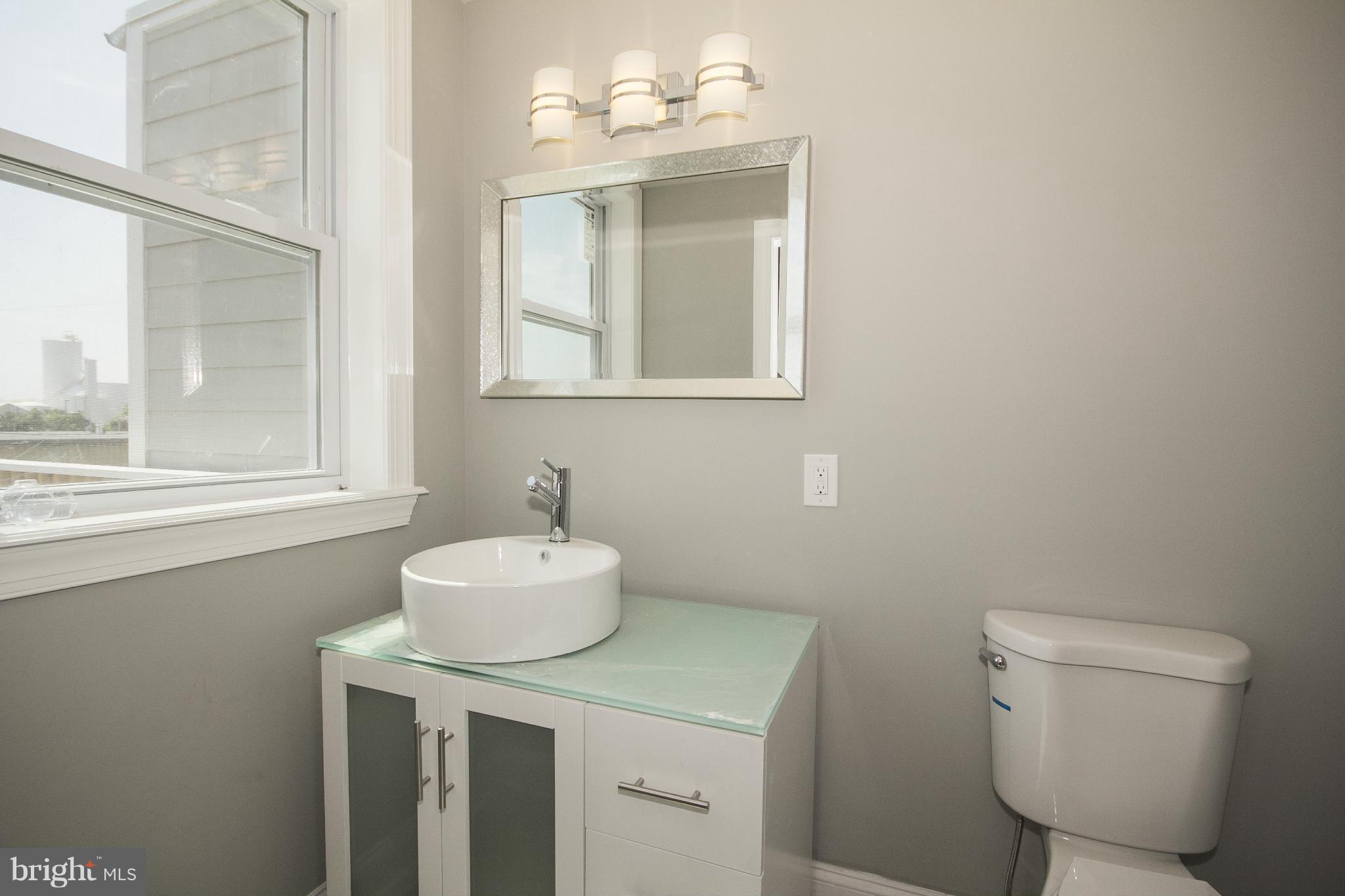 LOCUST POINT - Residential