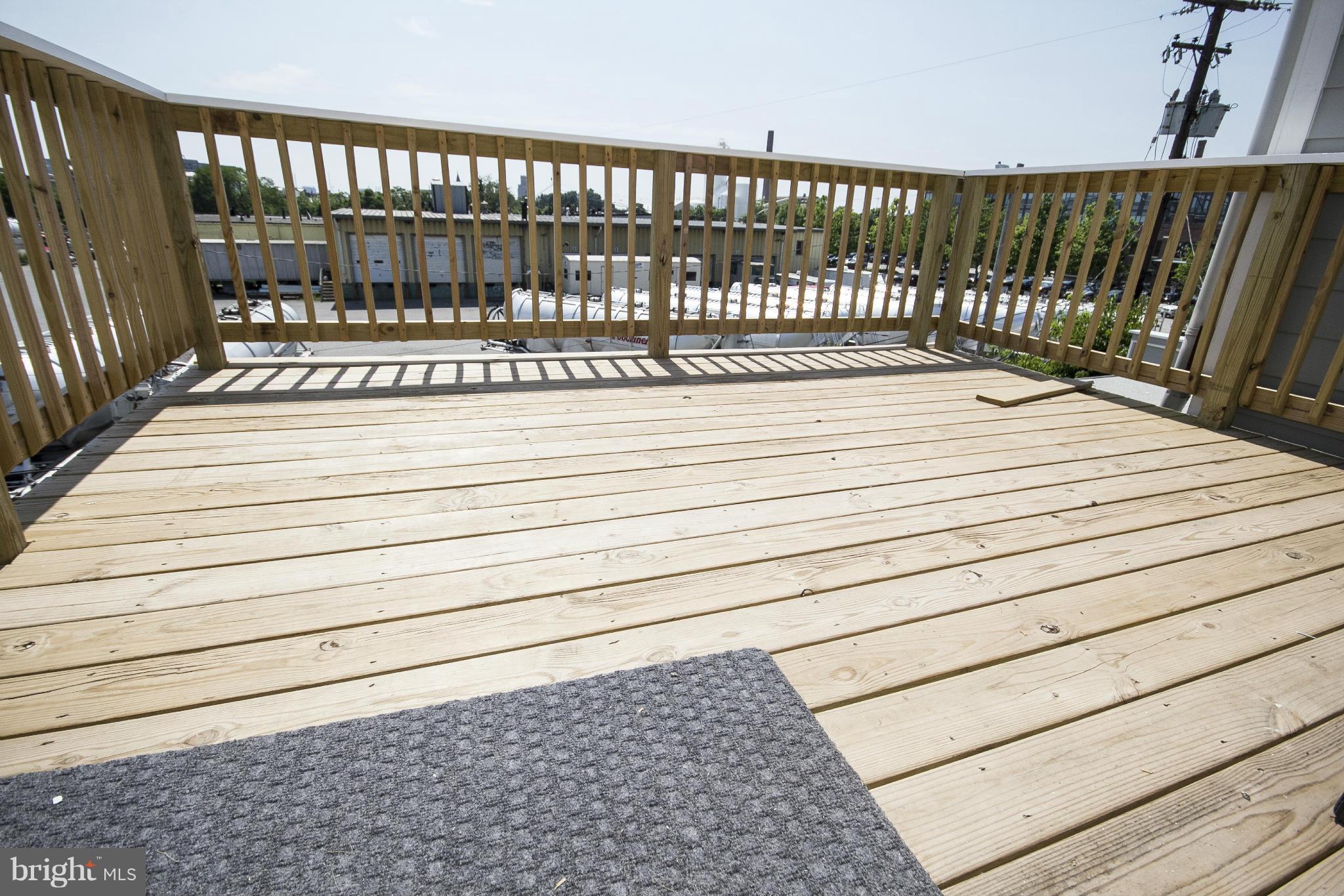 LOCUST POINT - Residential