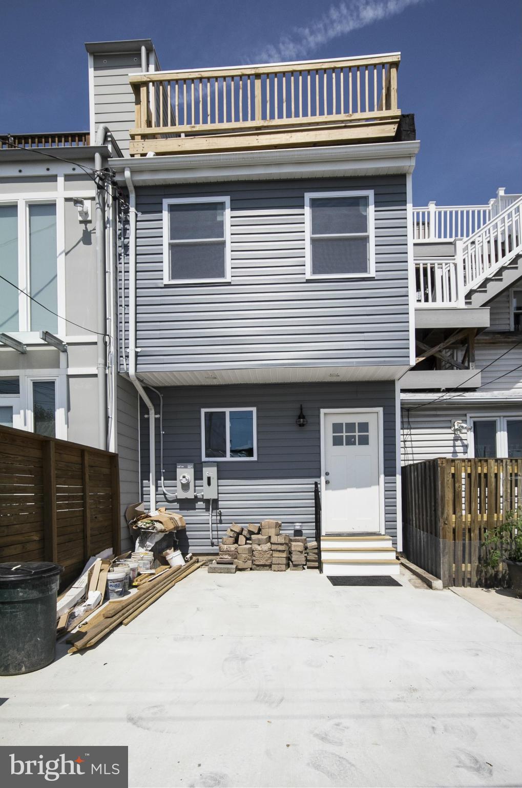 LOCUST POINT - Residential