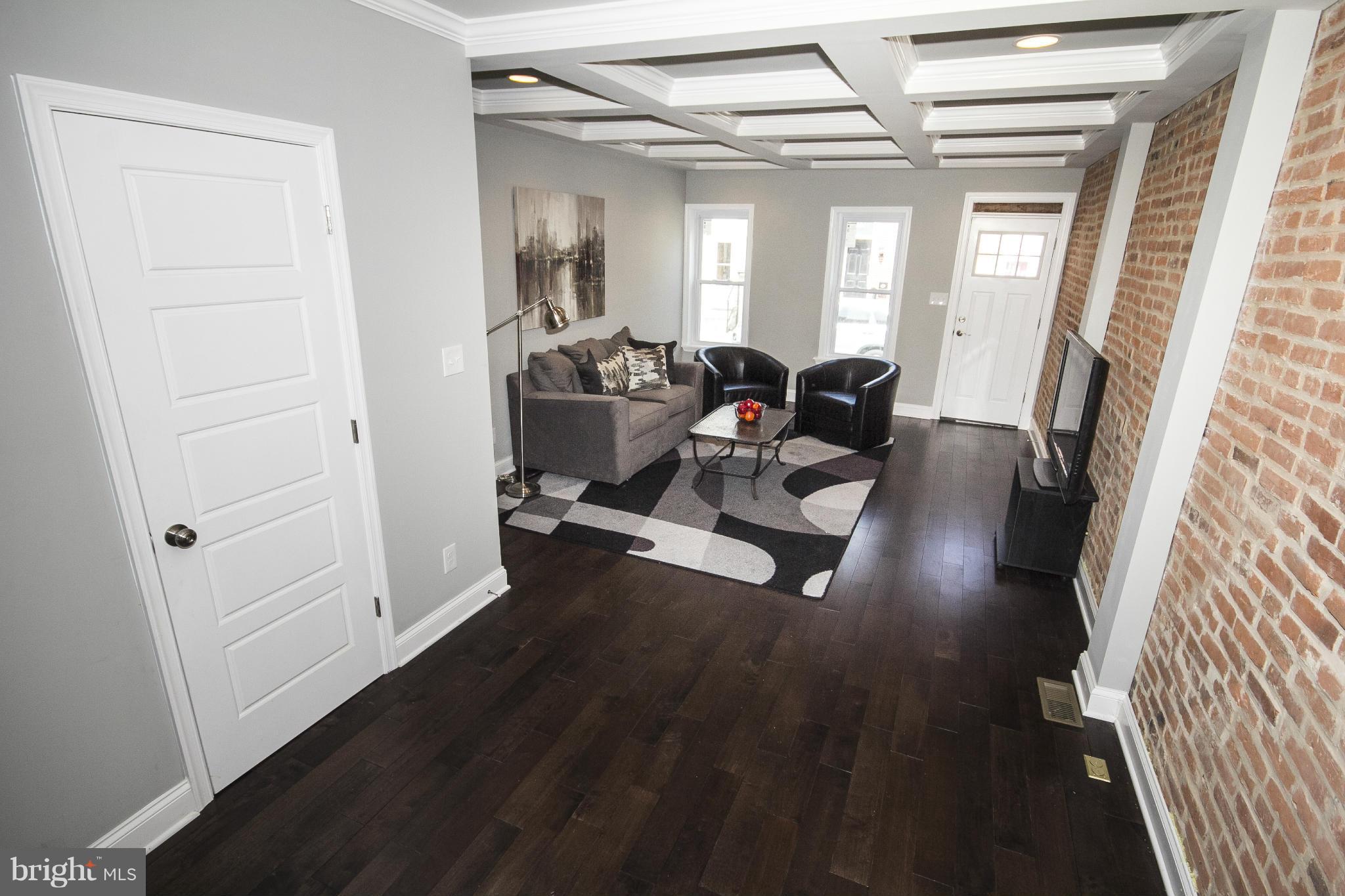 LOCUST POINT - Residential