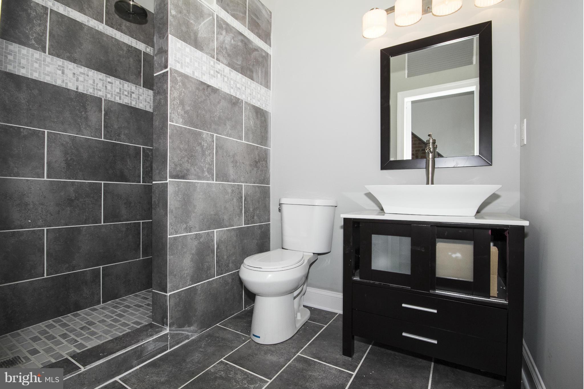 LOCUST POINT - Residential