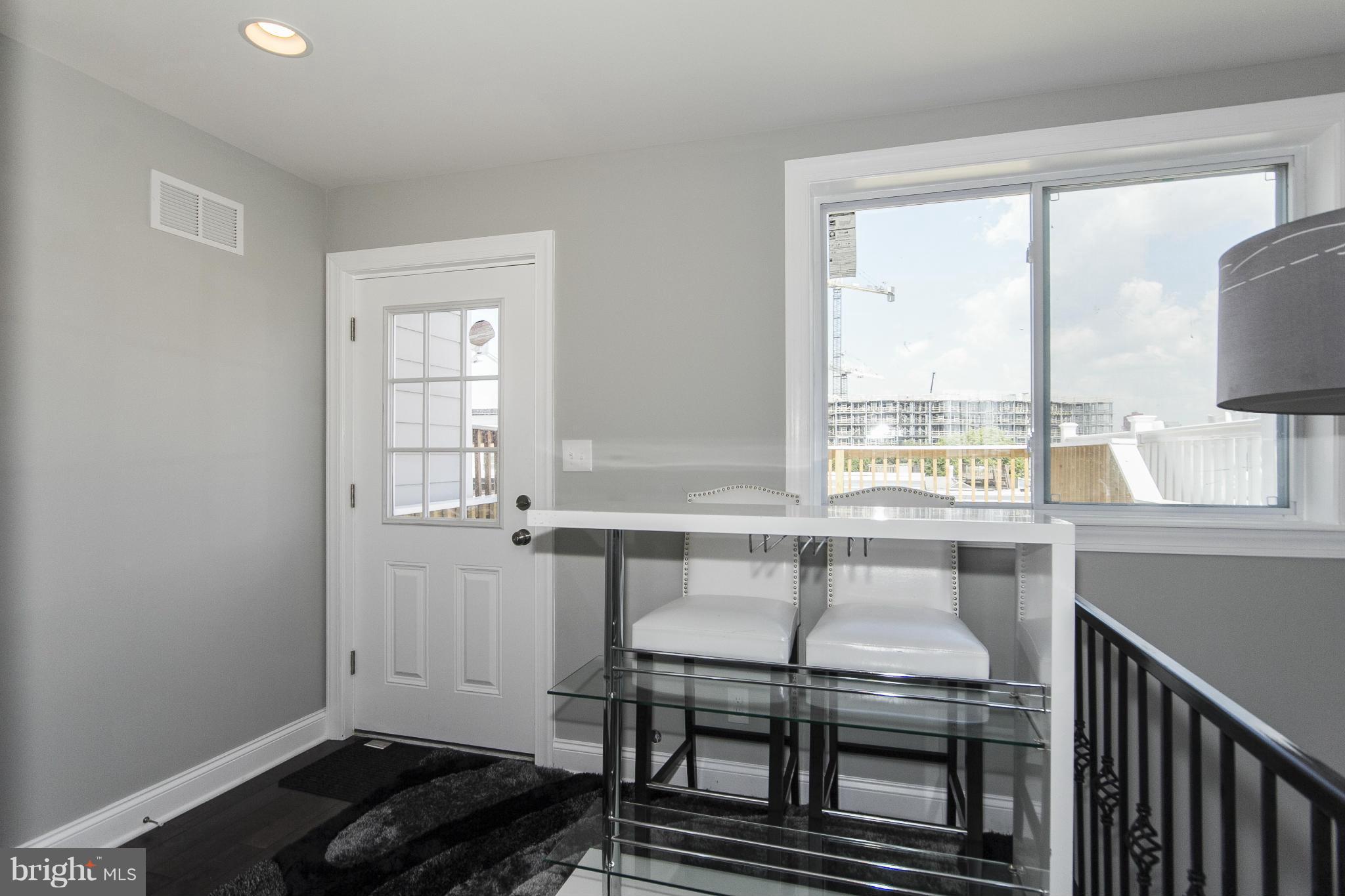 LOCUST POINT - Residential