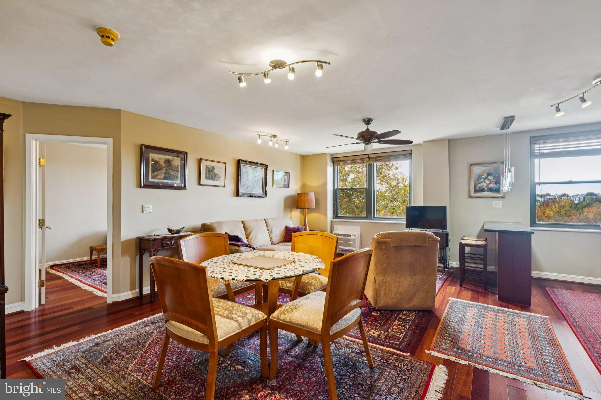 Philadelphia, Pennsylvania 19130, United States, 2 Bedrooms Bedrooms, ,1 BathroomBathrooms,Residential,Active,236948