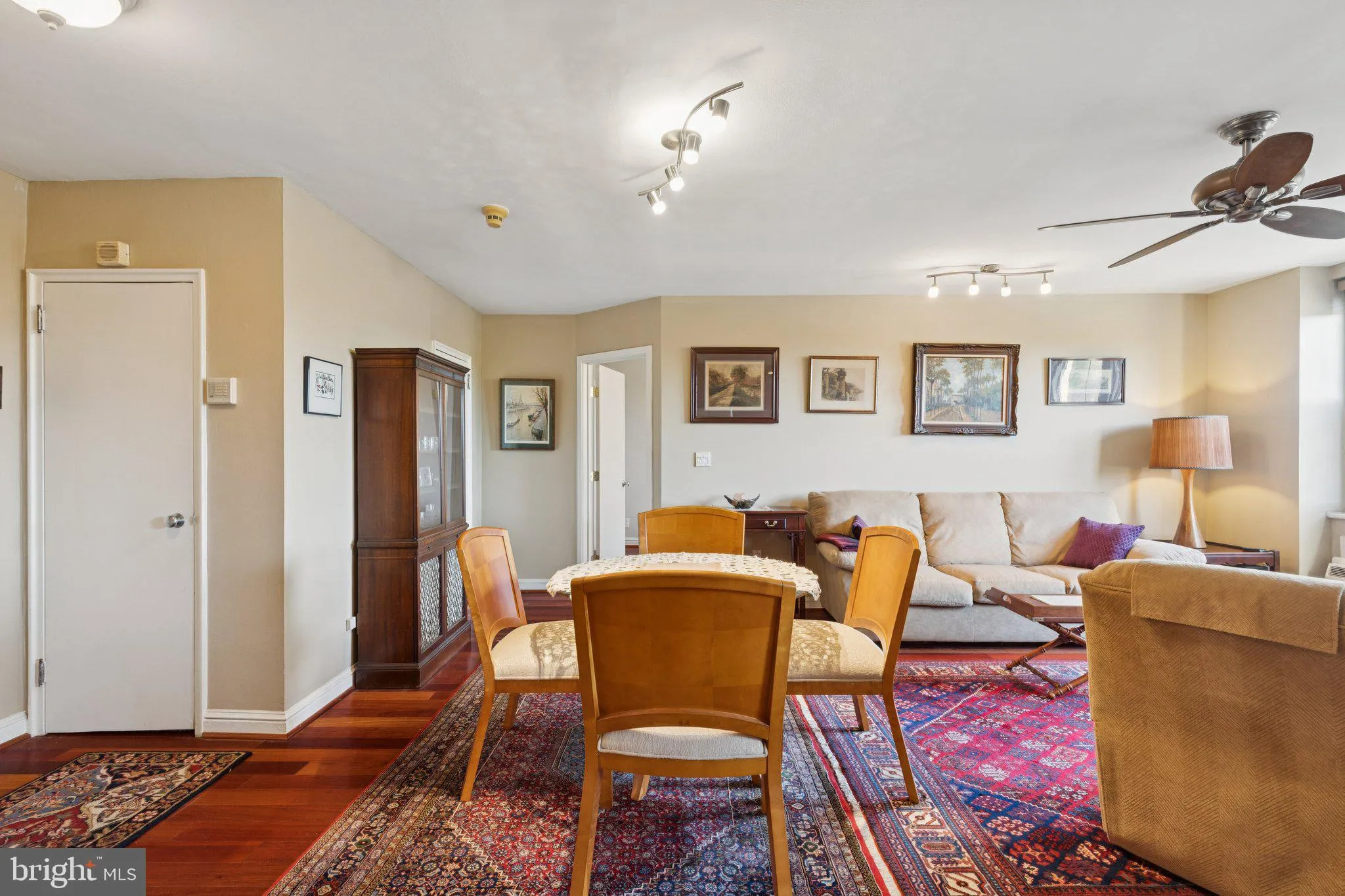 Philadelphia, Pennsylvania 19130, United States, 2 Bedrooms Bedrooms, ,1 BathroomBathrooms,Residential,Active,236948