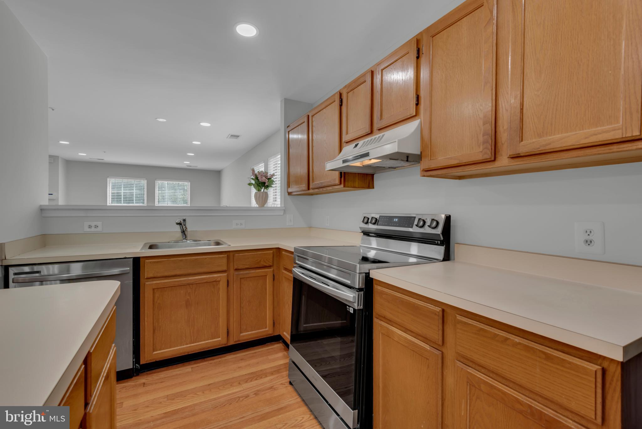 CEDAR GROVE AT CROFTON - Residential