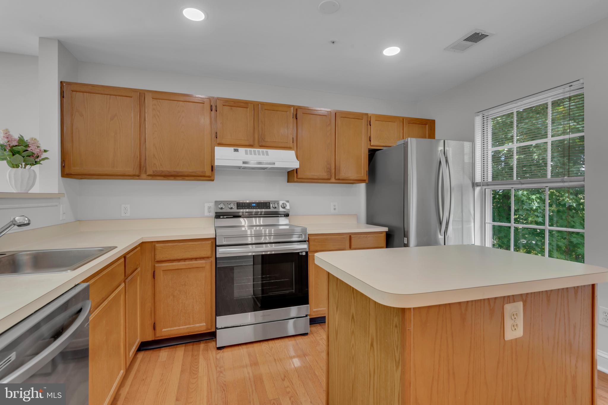 CEDAR GROVE AT CROFTON - Residential