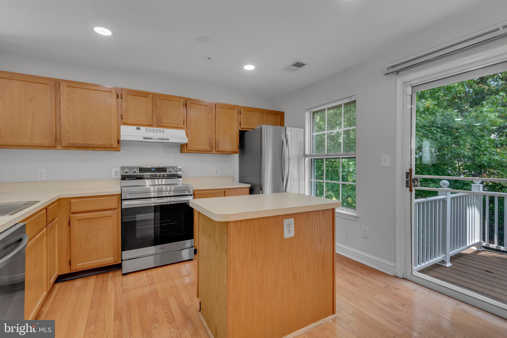 CEDAR GROVE AT CROFTON - Residential