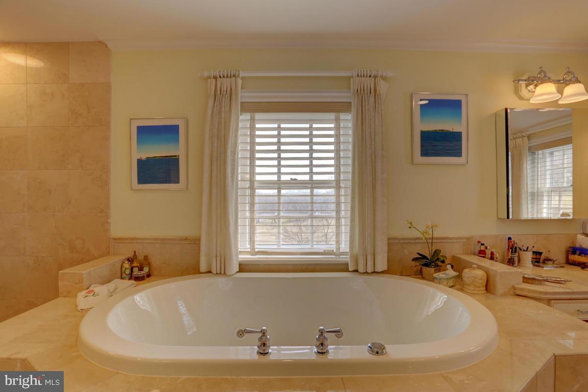 MONDAMIN FARMS - Residential