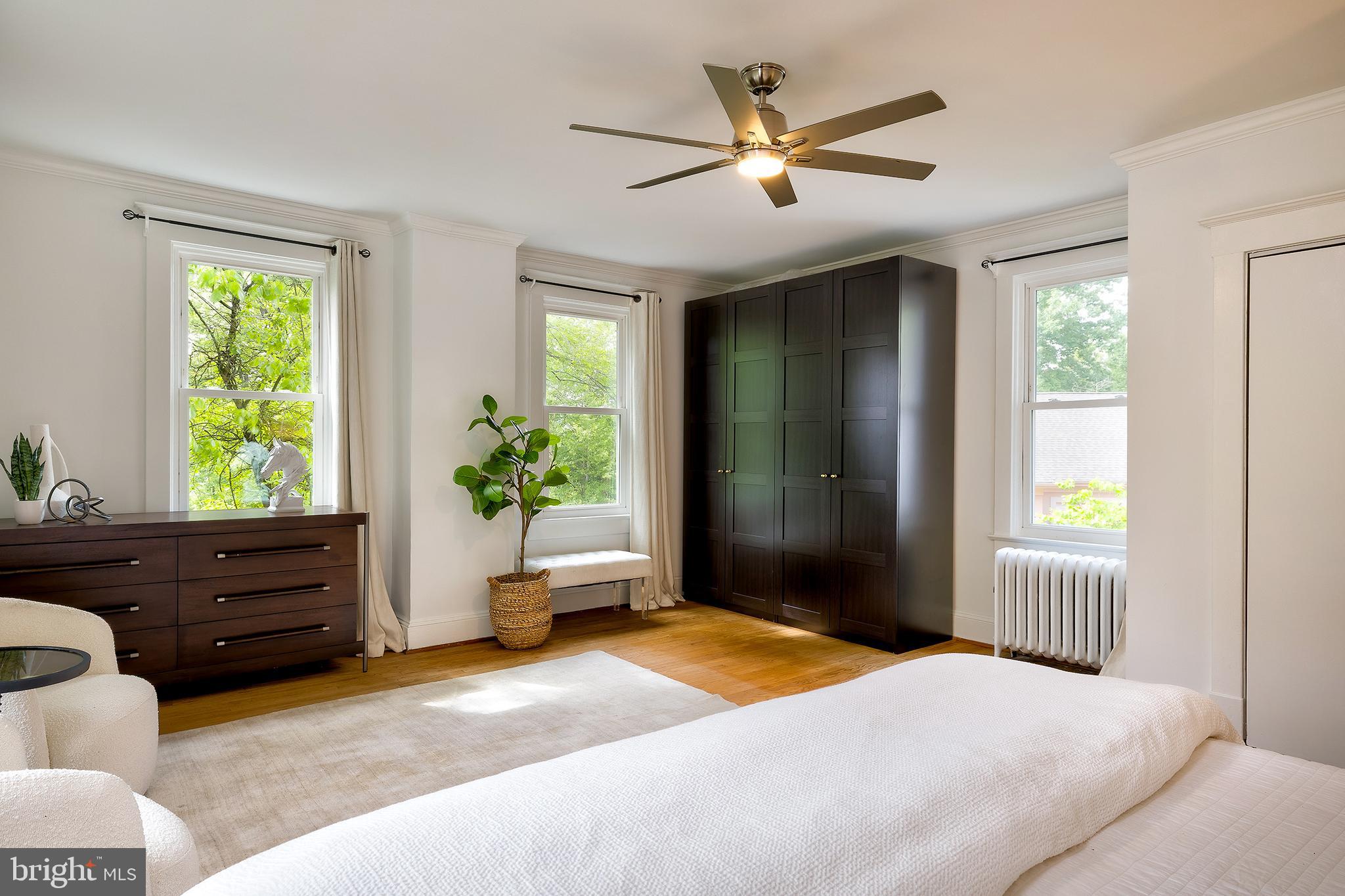 FOREST GLEN PARK - Residential