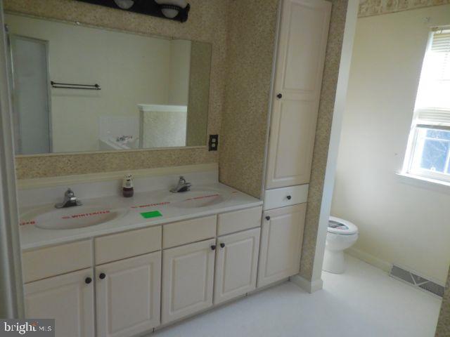 COLONIAL HILLS - Residential