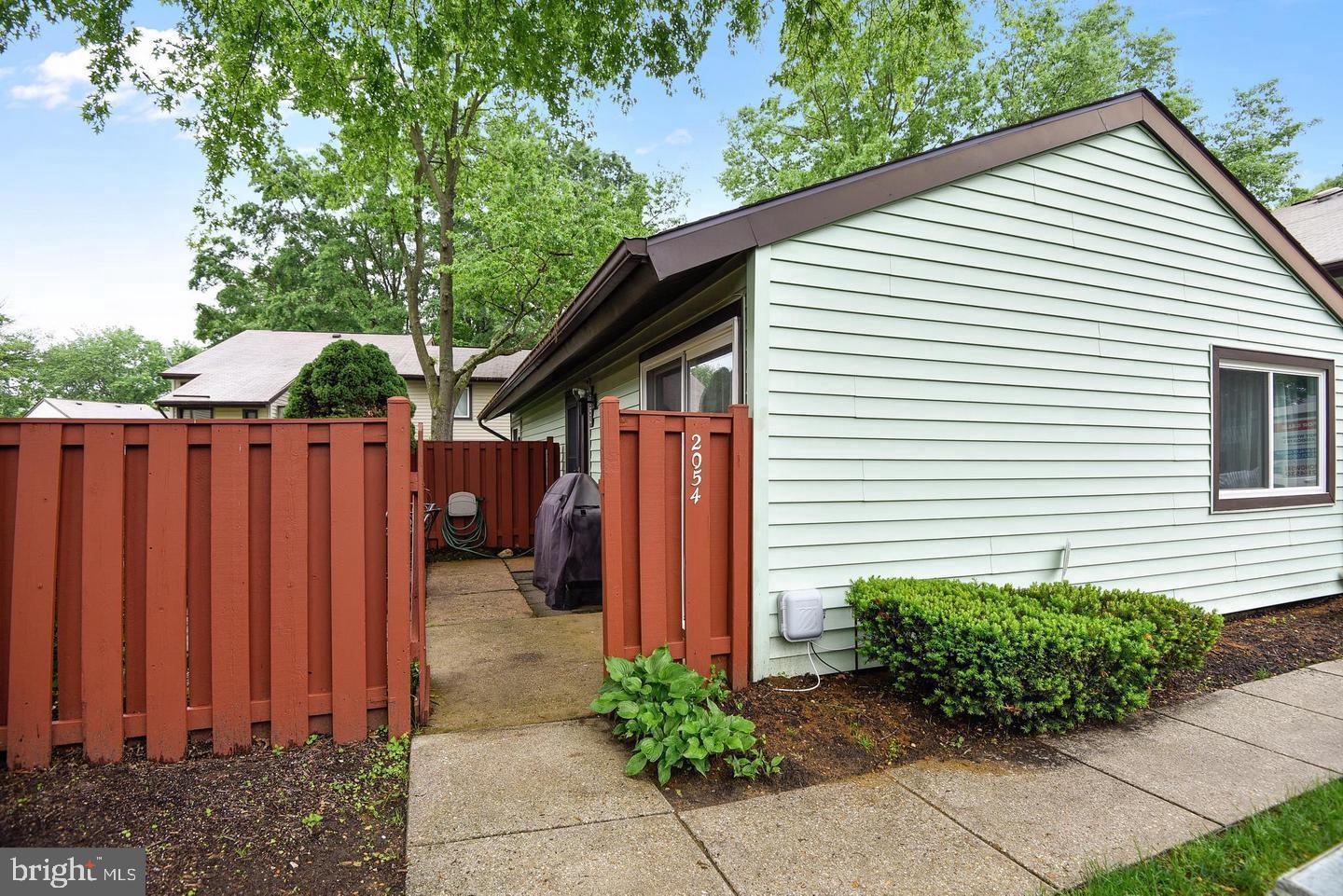 End unit townhome is perfect for one level living with a private, fenced yard! Beautiful kitchen, full size front load washer & dryer, neutral carpeting throughout, recently renovated Bathroom . Separate 1 car garage is great for additional storage. Walk to Crofton Library - great location!All adults must apply separately, credit score of 650 or higher, pets will be considered on a limited case by case basis.