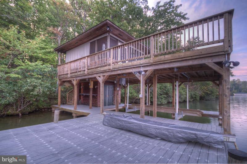 PIGEON COVE - Residential