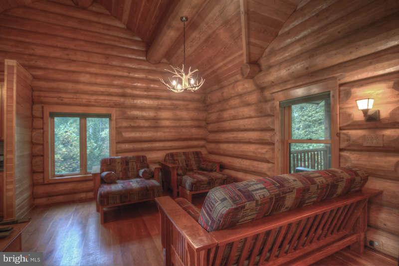 PIGEON COVE - Residential