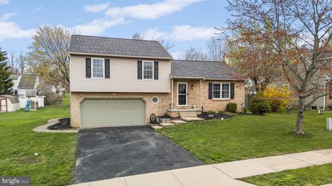 Photo of 117 Larkspur Drive, QUARRYVILLE, PA 17566 (MLS # PALA2066696)
