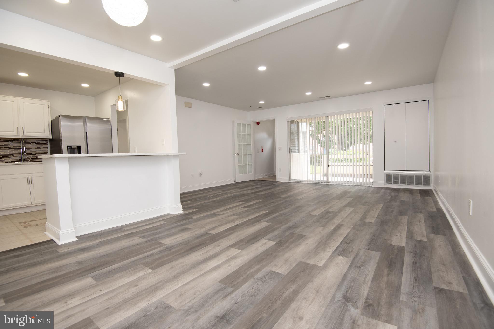 FOUNTAIN POINTE - Residential