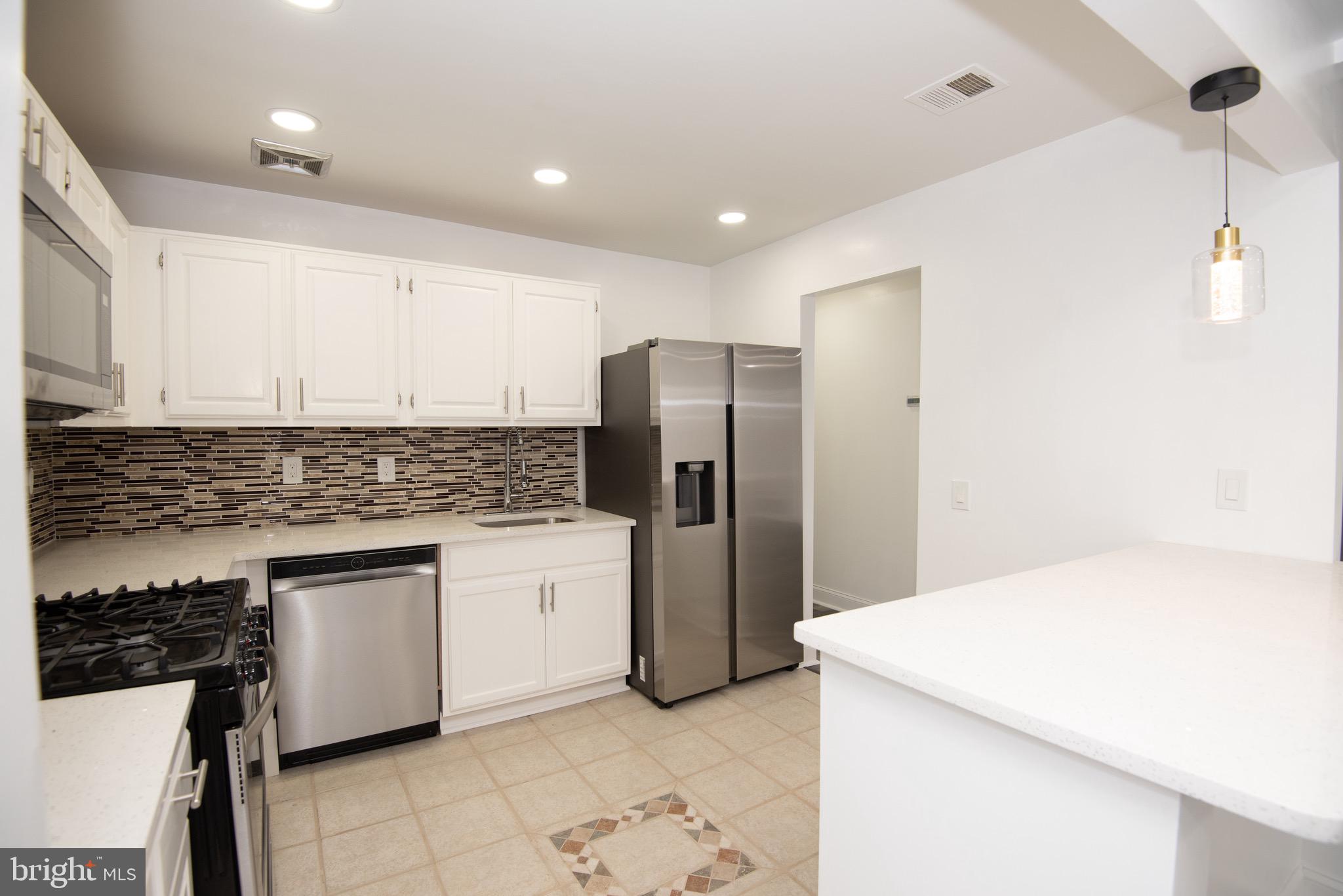 FOUNTAIN POINTE - Residential