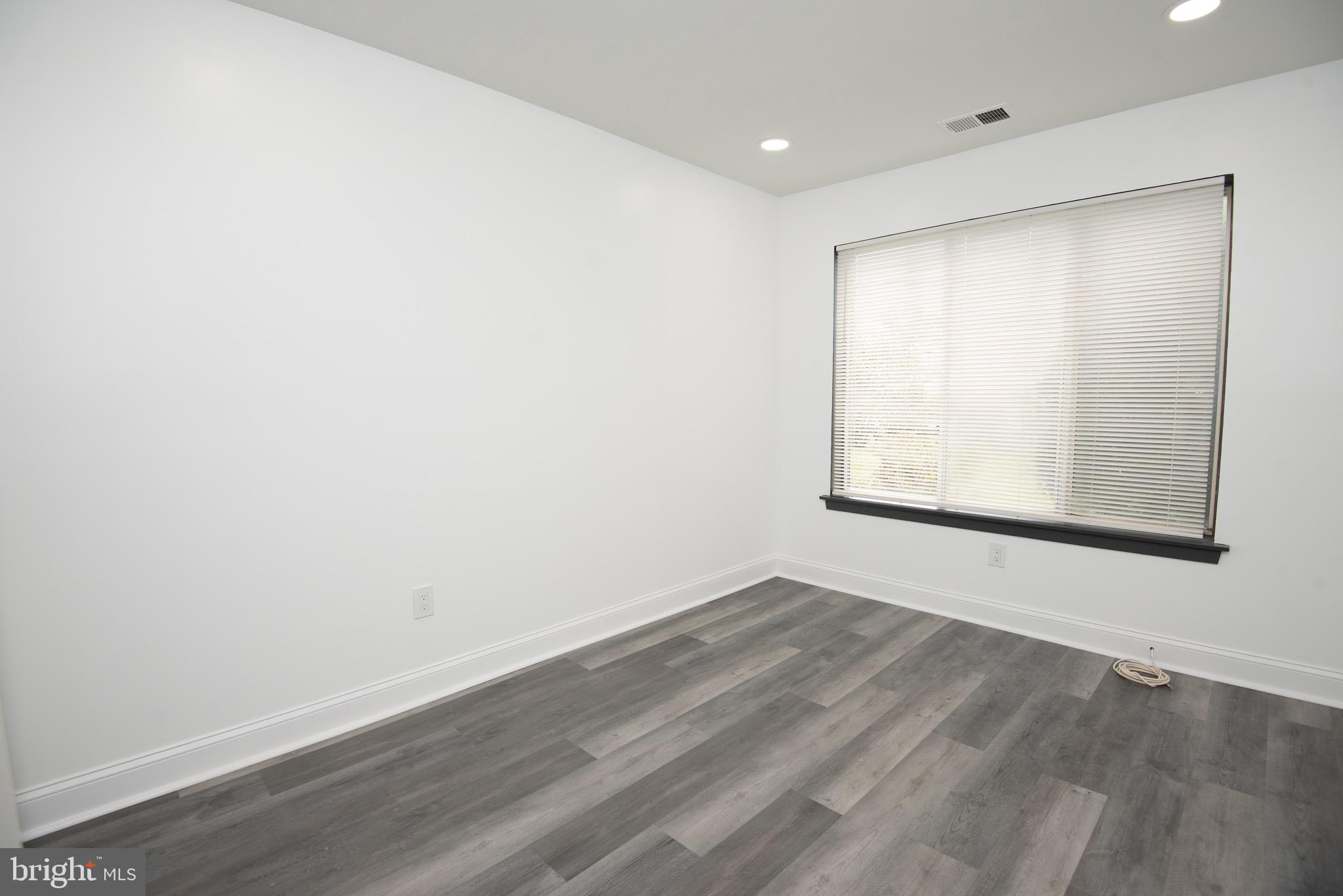 FOUNTAIN POINTE - Residential