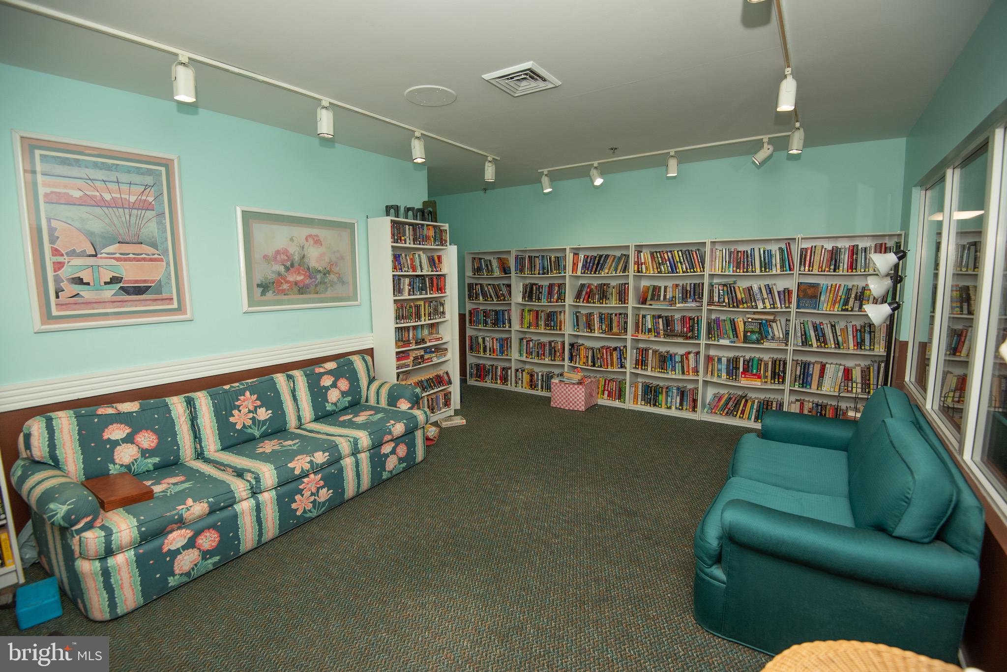 FOUNTAIN POINTE - Residential