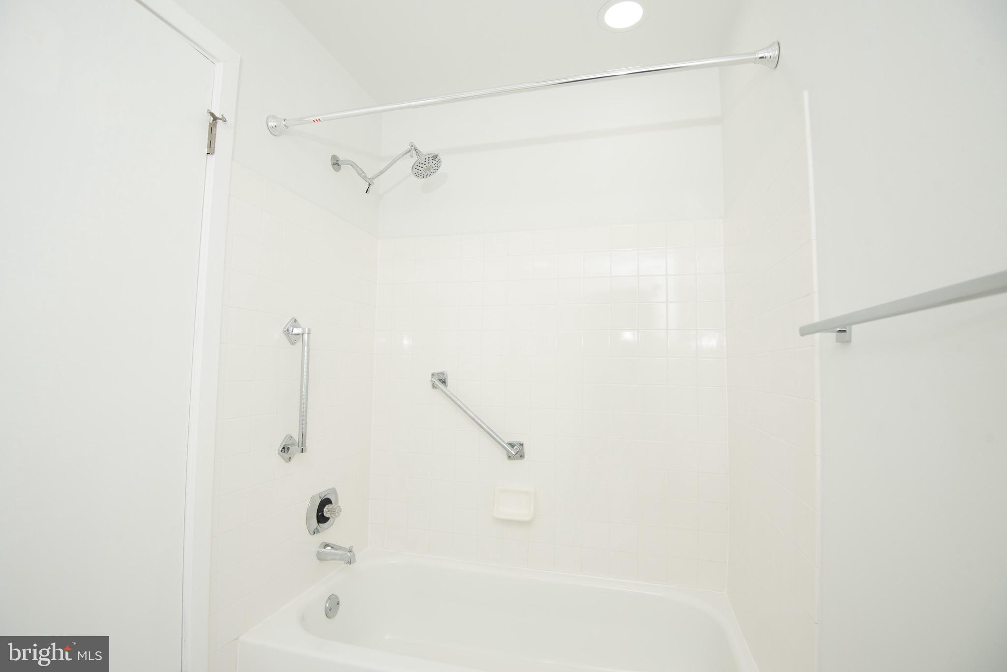 FOUNTAIN POINTE - Residential