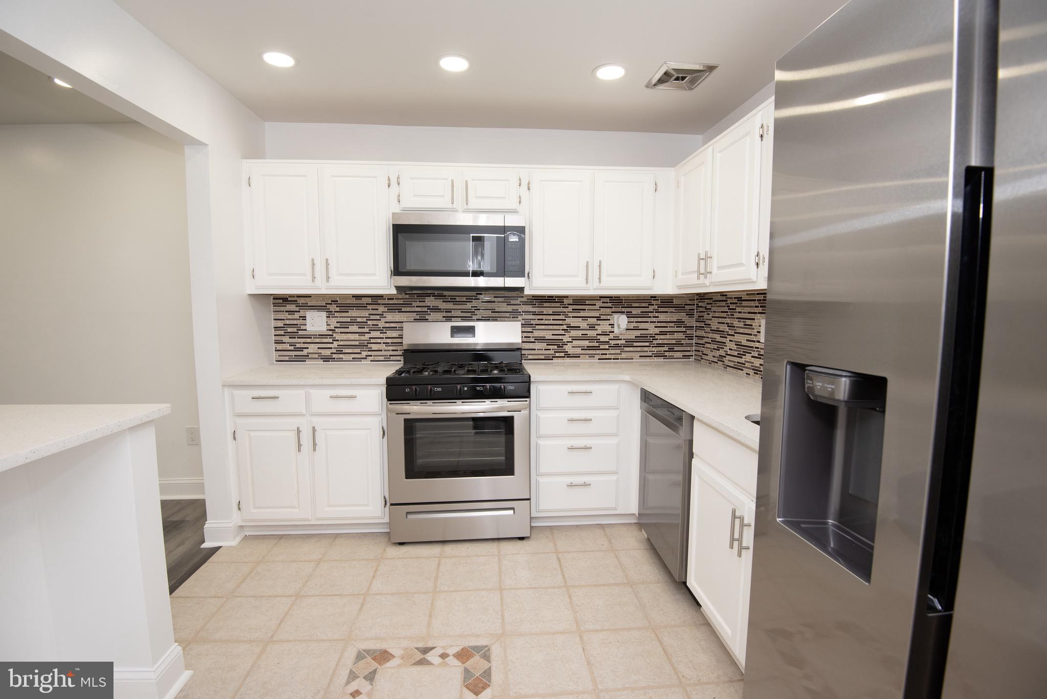 FOUNTAIN POINTE - Residential