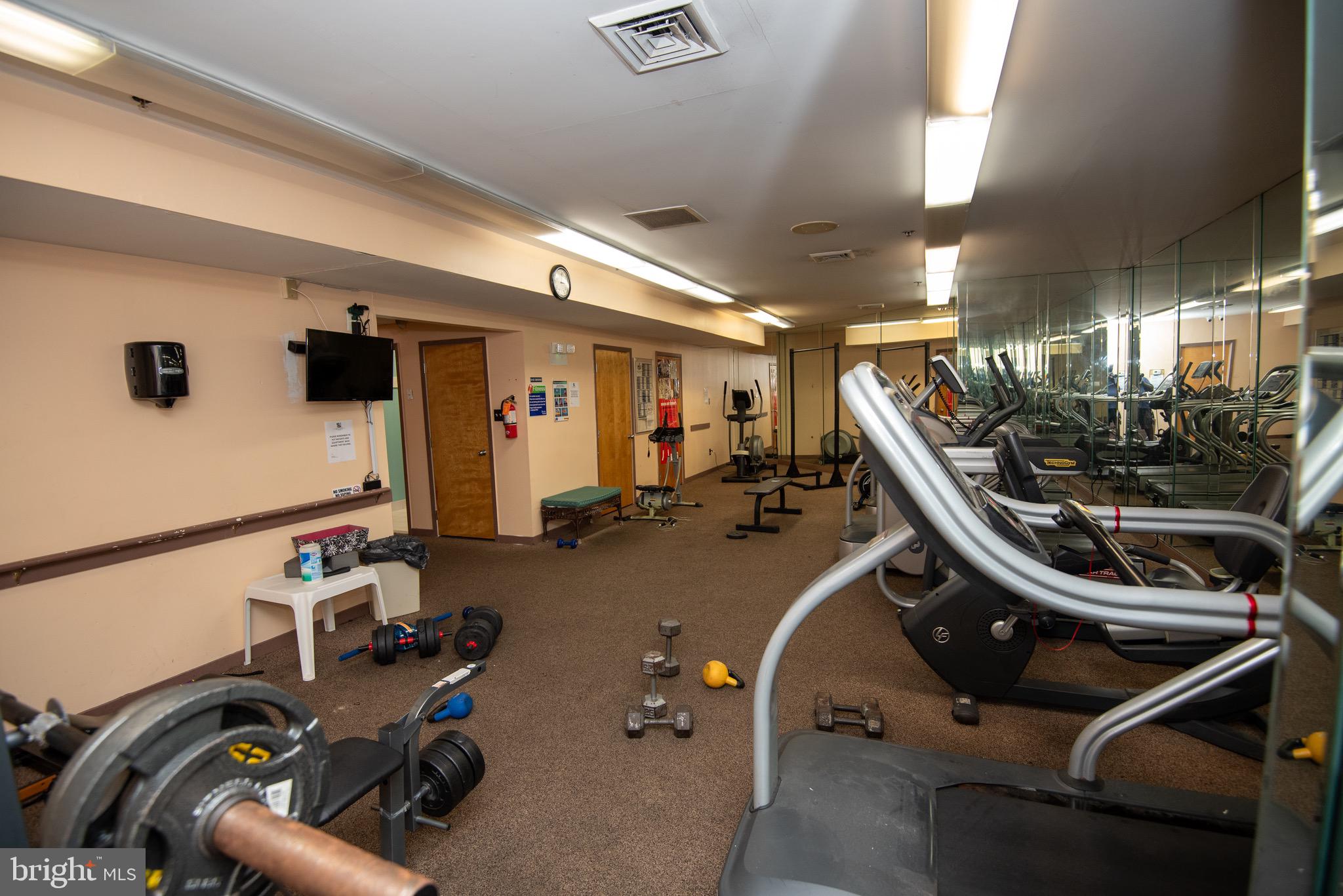 FOUNTAIN POINTE - Residential