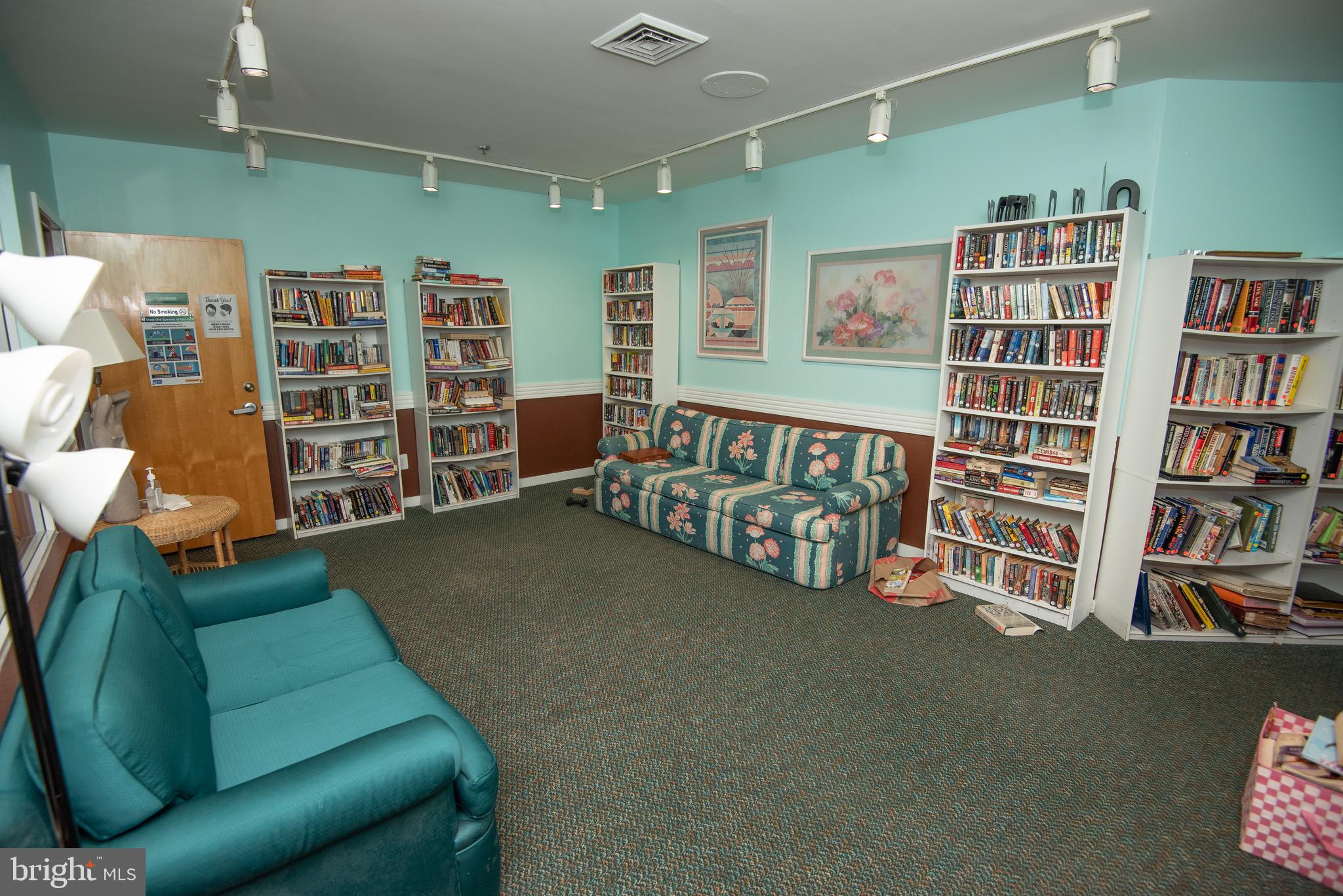 FOUNTAIN POINTE - Residential