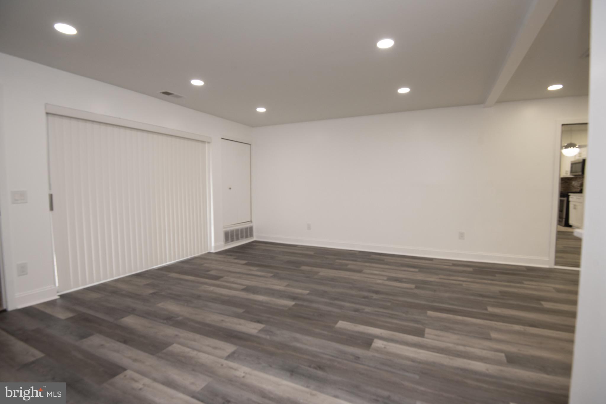 FOUNTAIN POINTE - Residential