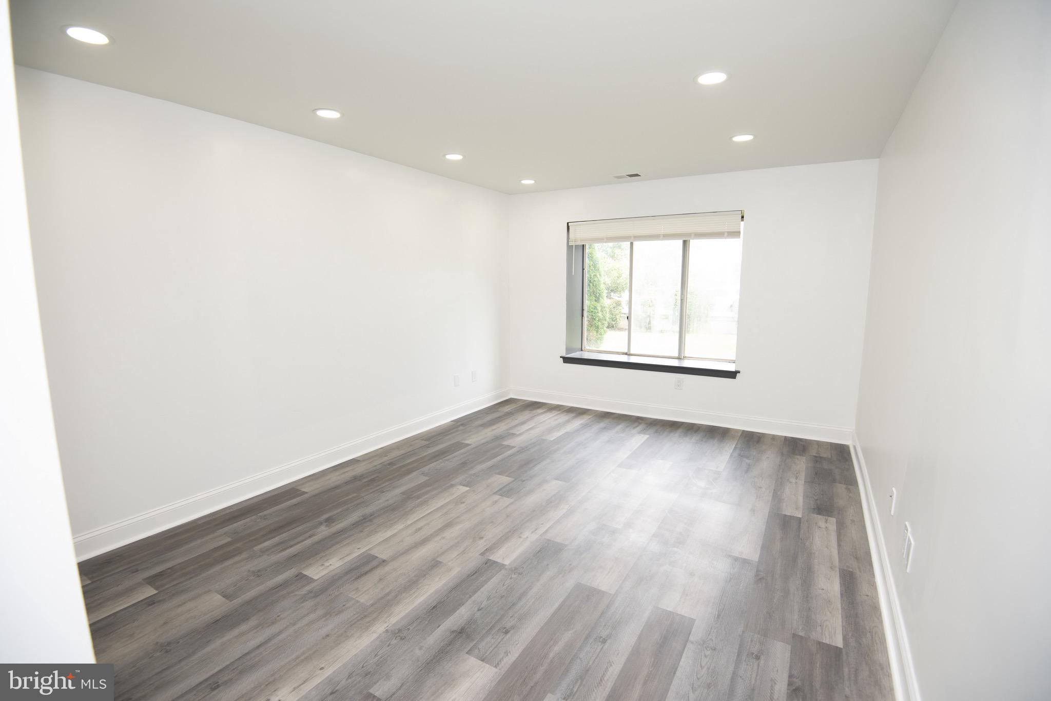 FOUNTAIN POINTE - Residential