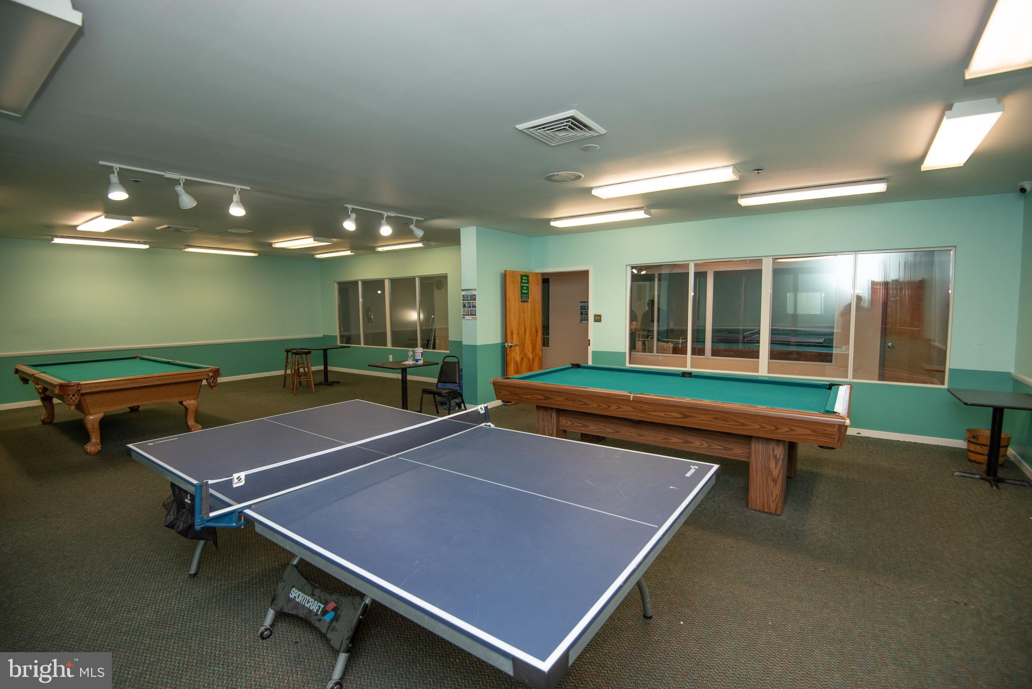 FOUNTAIN POINTE - Residential