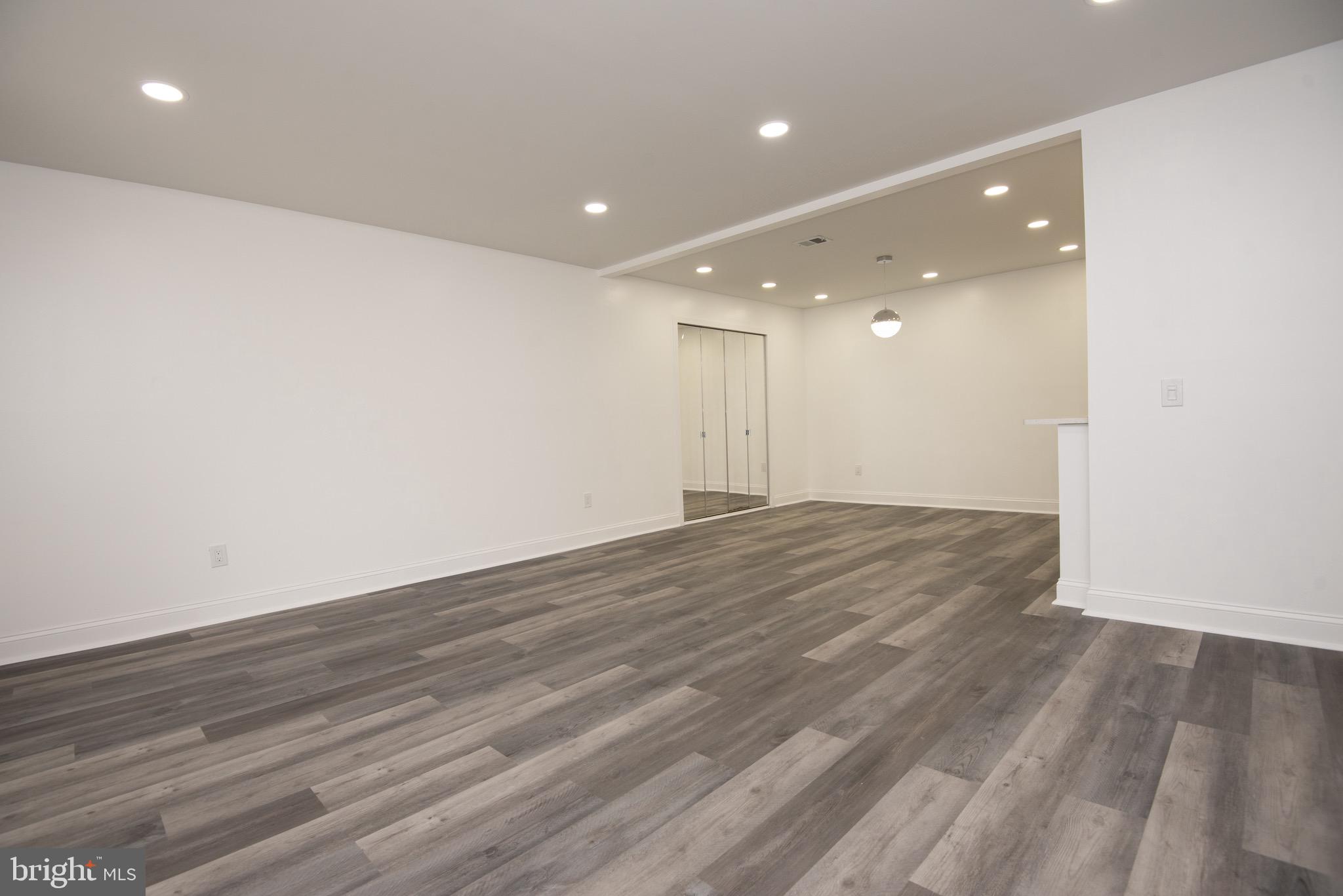 FOUNTAIN POINTE - Residential