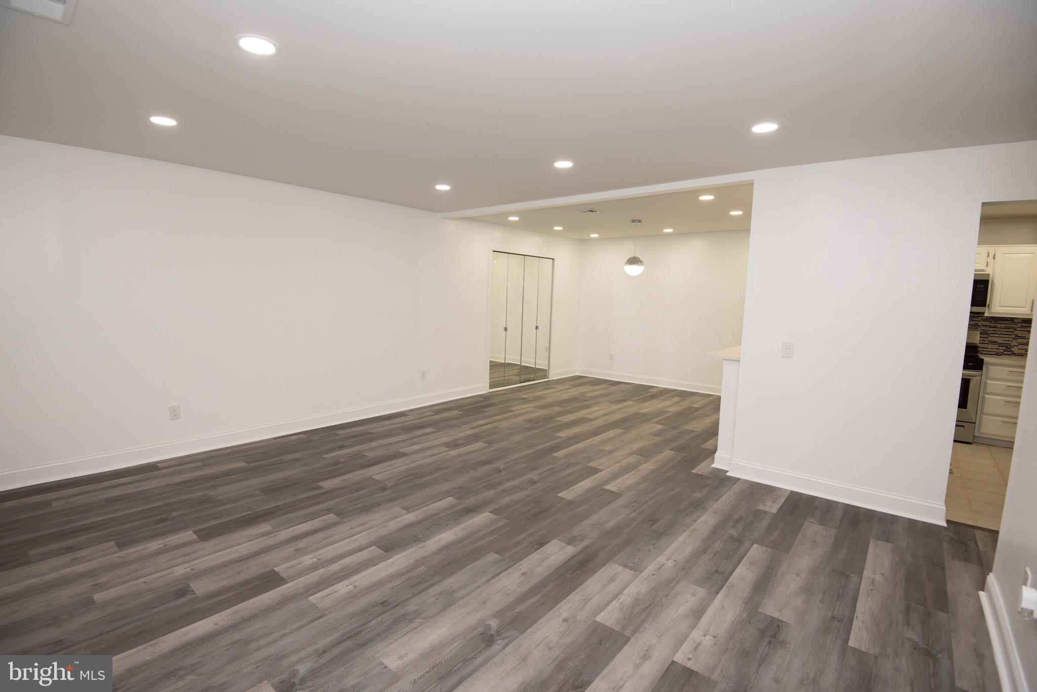 FOUNTAIN POINTE - Residential