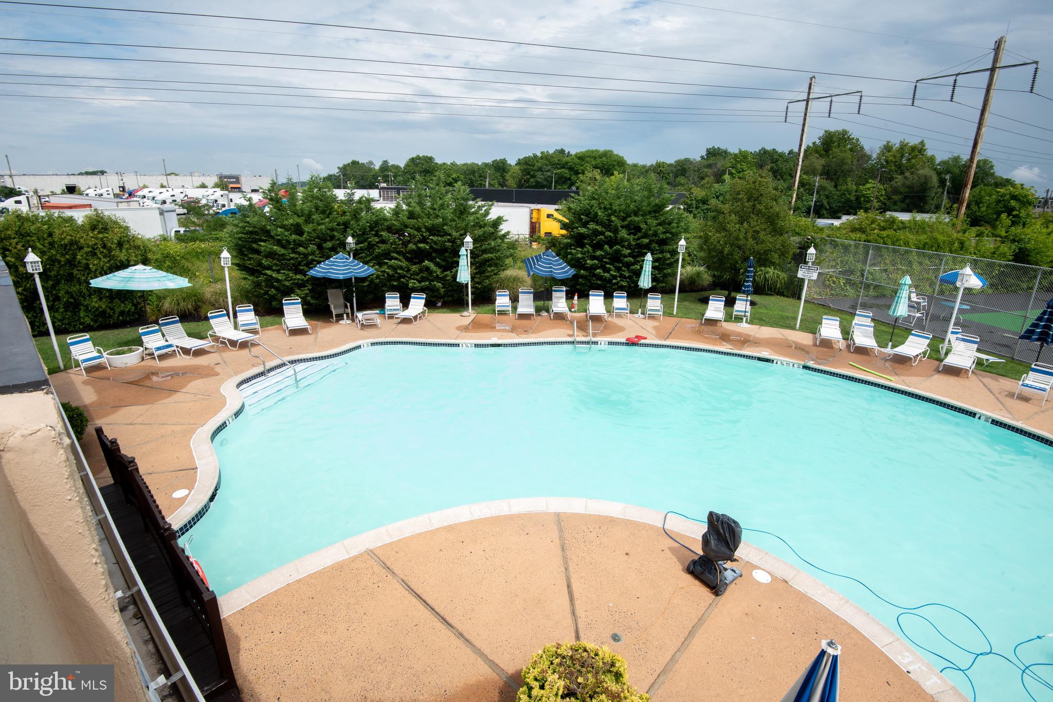 FOUNTAIN POINTE - Residential