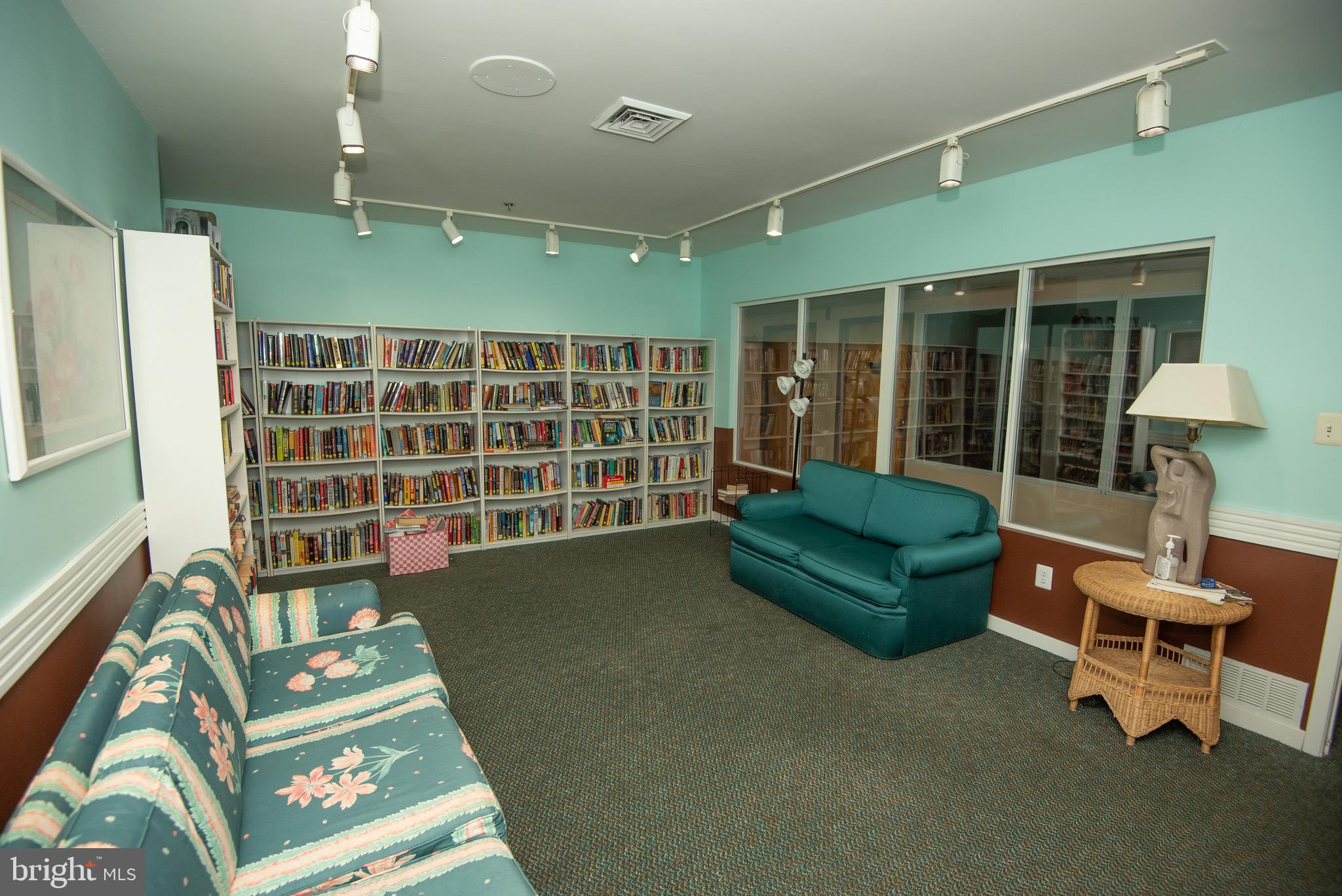 FOUNTAIN POINTE - Residential