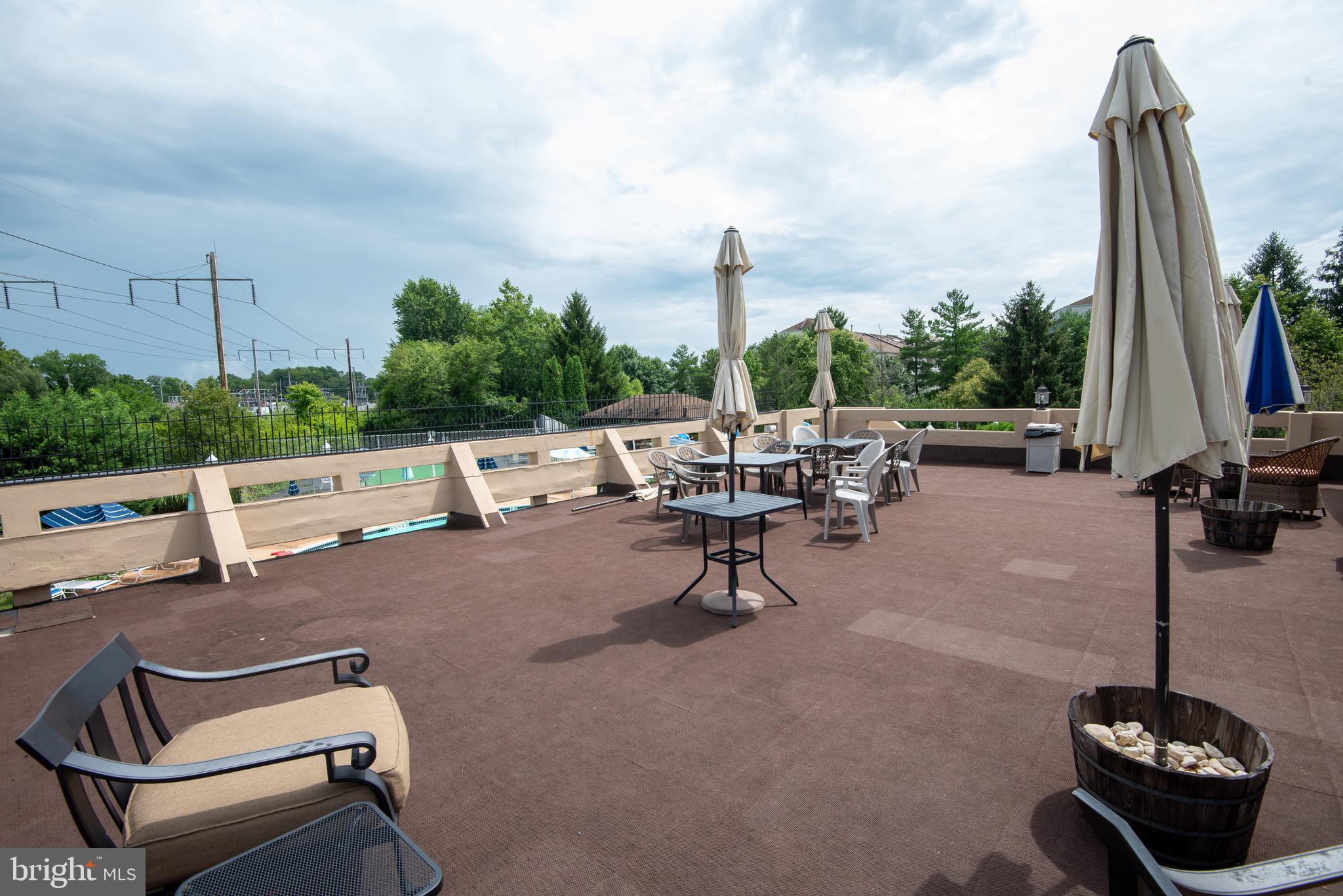 FOUNTAIN POINTE - Residential