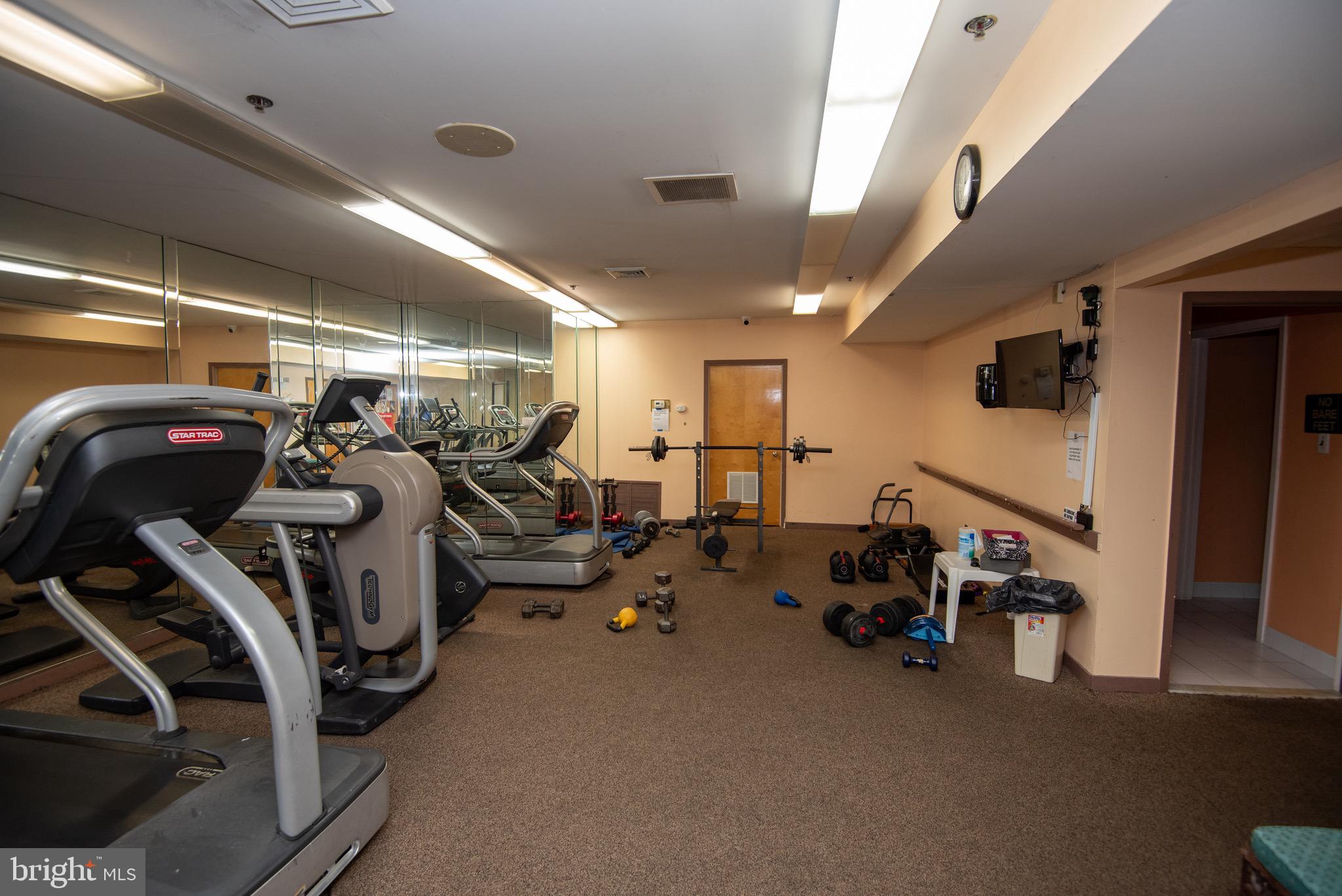 FOUNTAIN POINTE - Residential