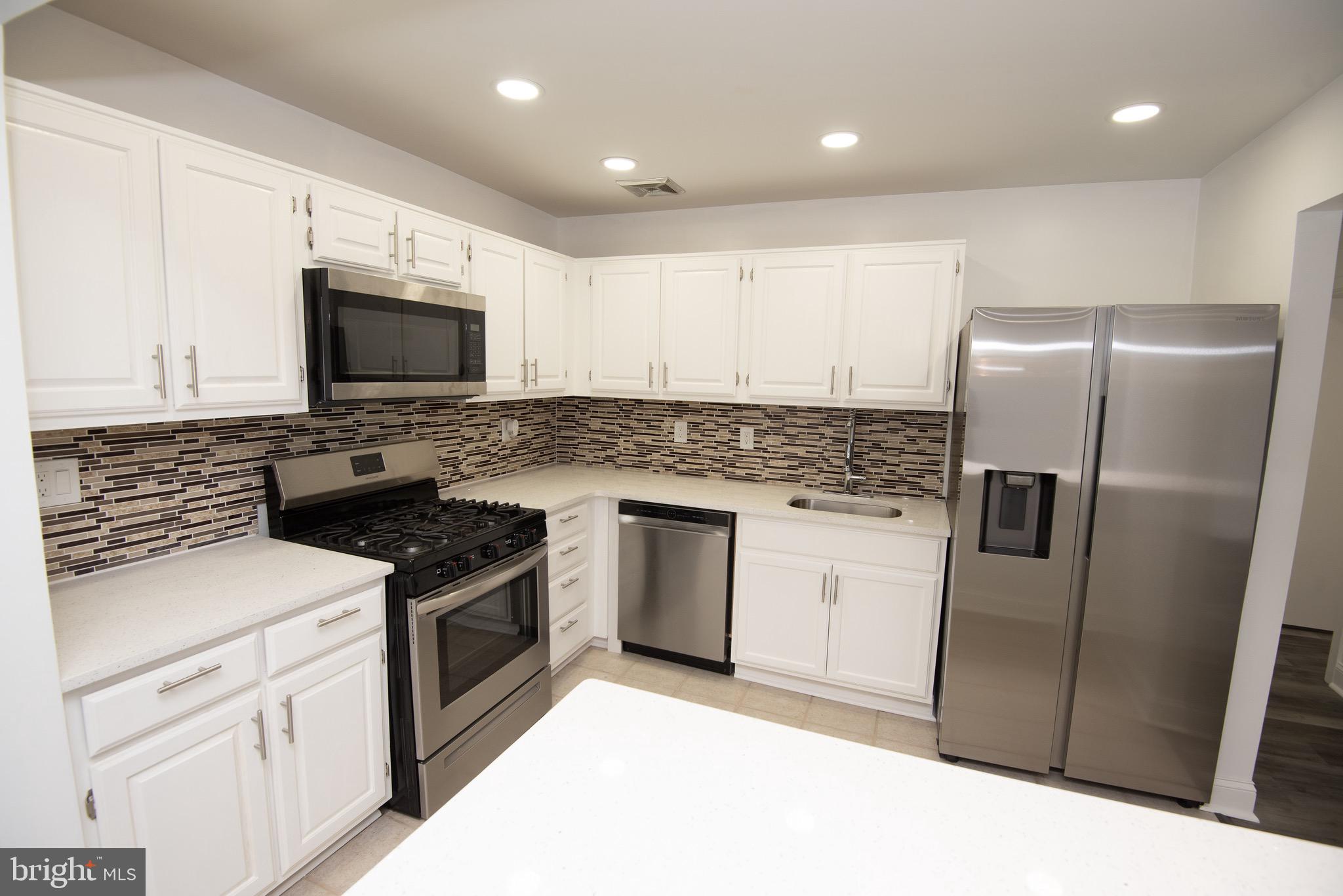 FOUNTAIN POINTE - Residential