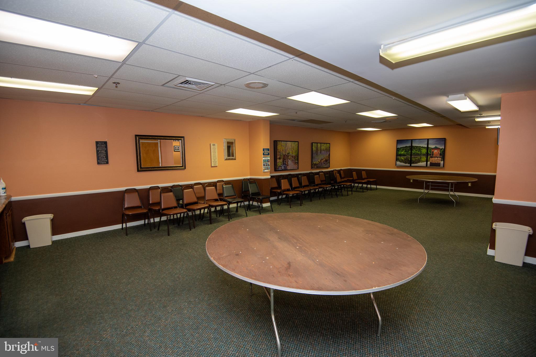 FOUNTAIN POINTE - Residential