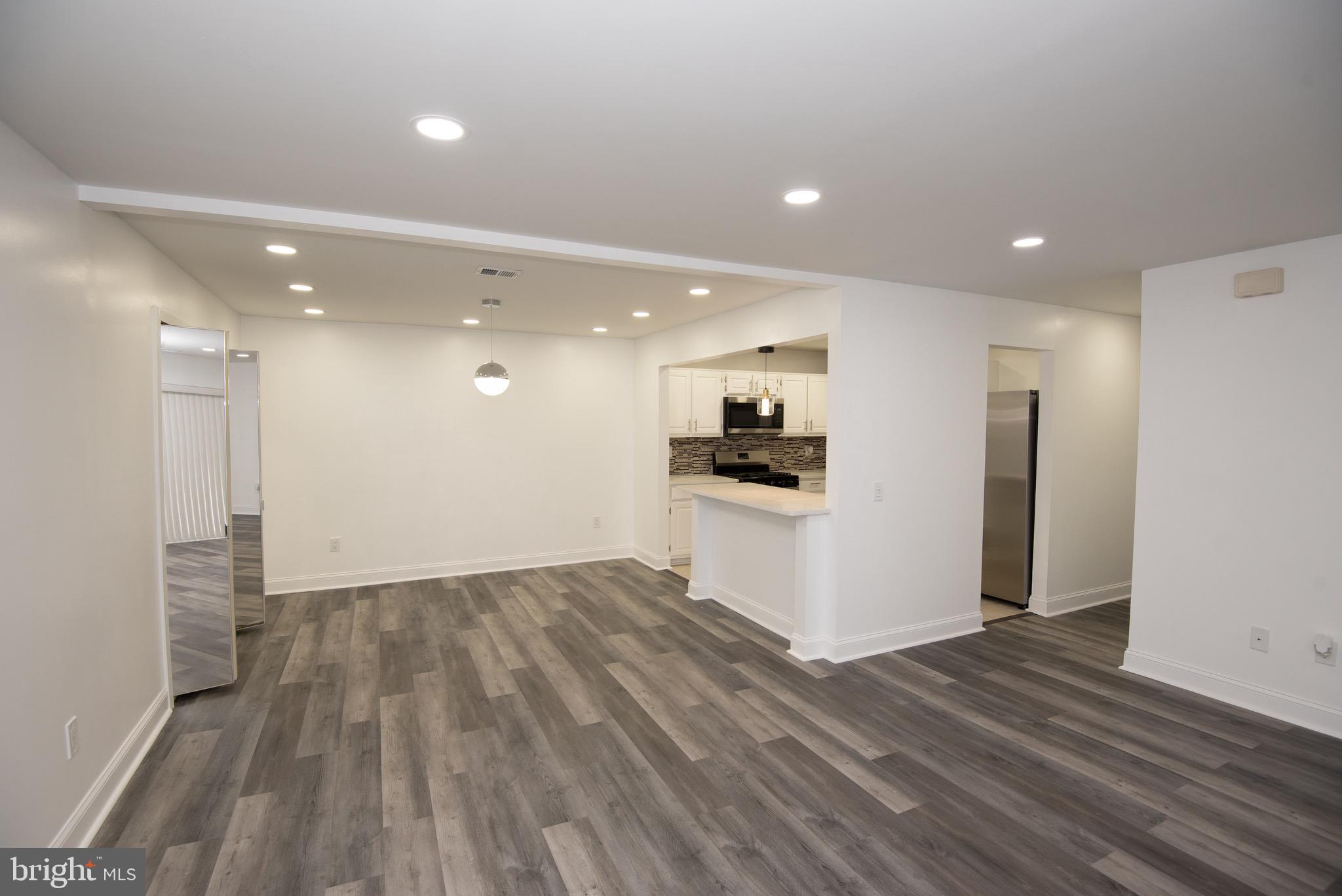 FOUNTAIN POINTE - Residential