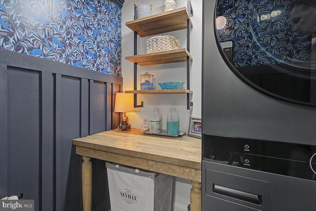 FORTY ACRES - Residential