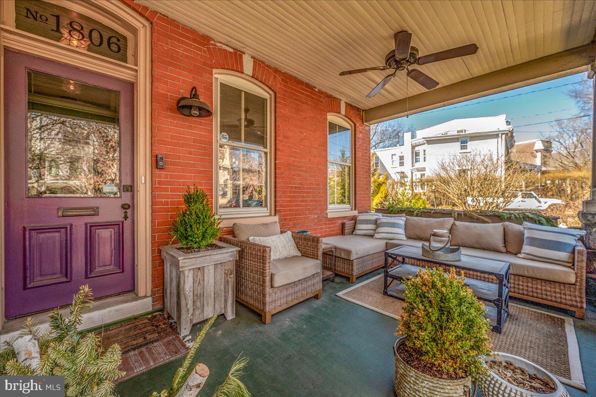 1806 DELAWARE AVENUE