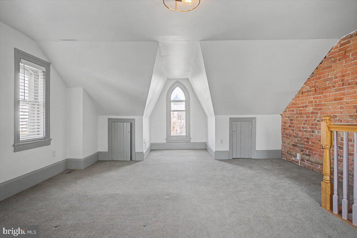 FORTY ACRES - Residential