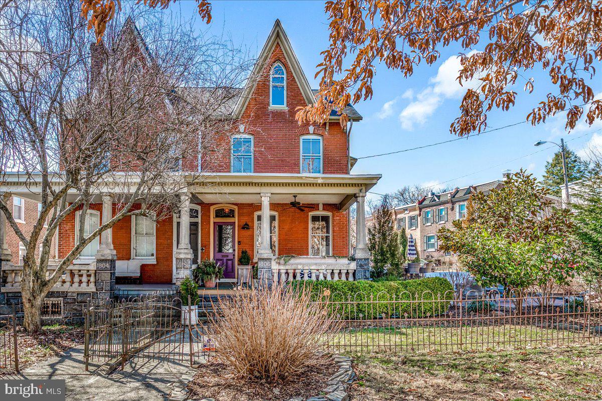 FORTY ACRES - Residential