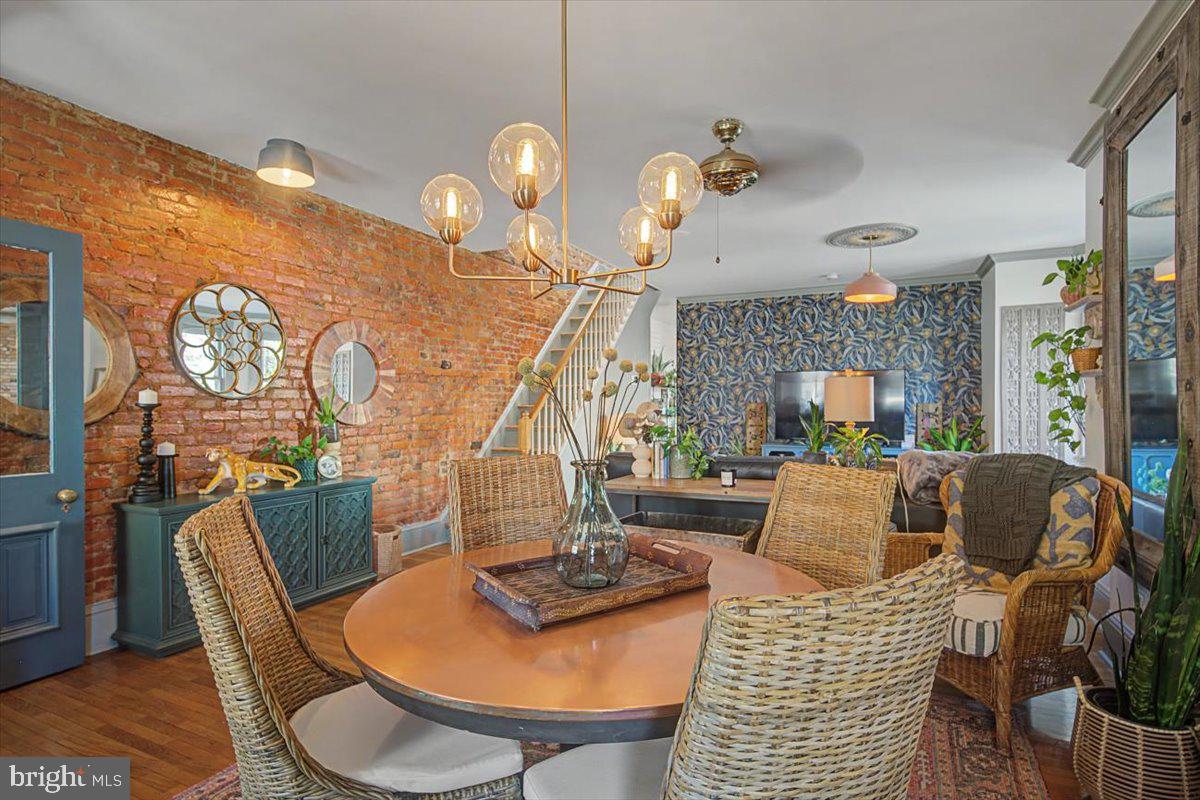 FORTY ACRES - Residential