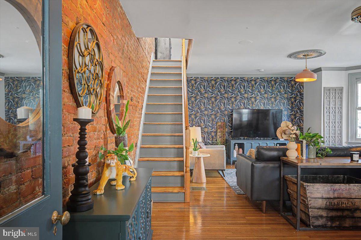 FORTY ACRES - Residential