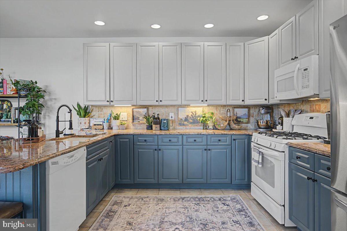 FORTY ACRES - Residential